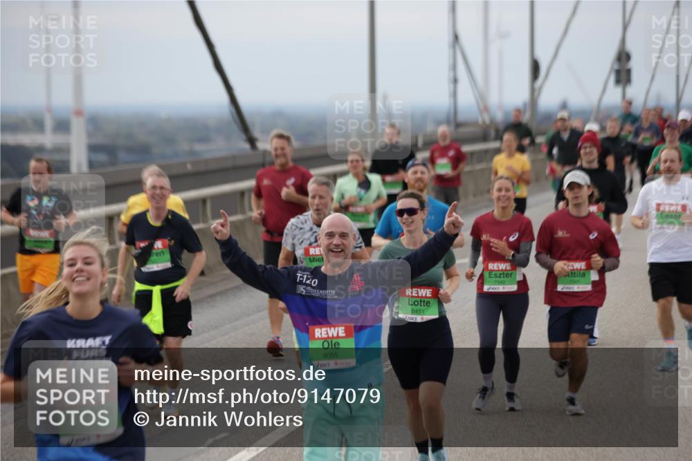 03.10.2025 - Köhlbrandbrückenlauf Jannik Wohlers http://msf.ph/oto/9147079 03.10.2025 15:50:16 Position 1 9152, 120, 9055, 8451, 7542, 7541 meine-sportfotos.de
