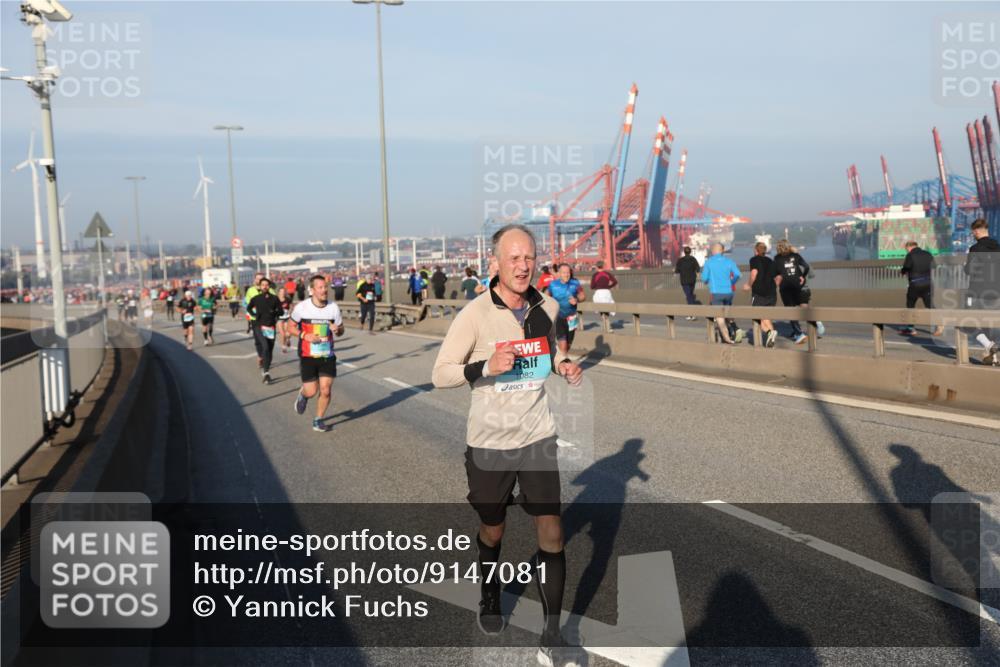 03.10.2025 - Köhlbrandbrückenlauf Yannick Fuchs http://msf.ph/oto/9147081 03.10.2025 08:37:51 Position 2 1082 meine-sportfotos.de