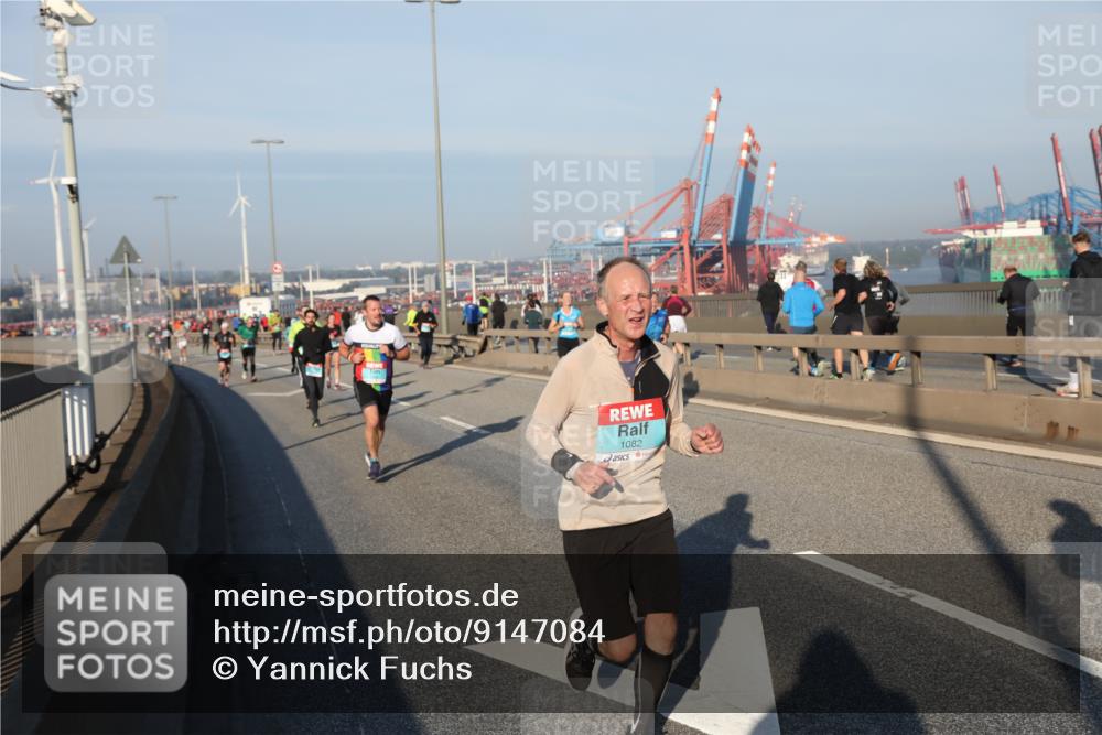 03.10.2025 - Köhlbrandbrückenlauf Yannick Fuchs http://msf.ph/oto/9147084 03.10.2025 08:37:51 Position 2 1082 meine-sportfotos.de