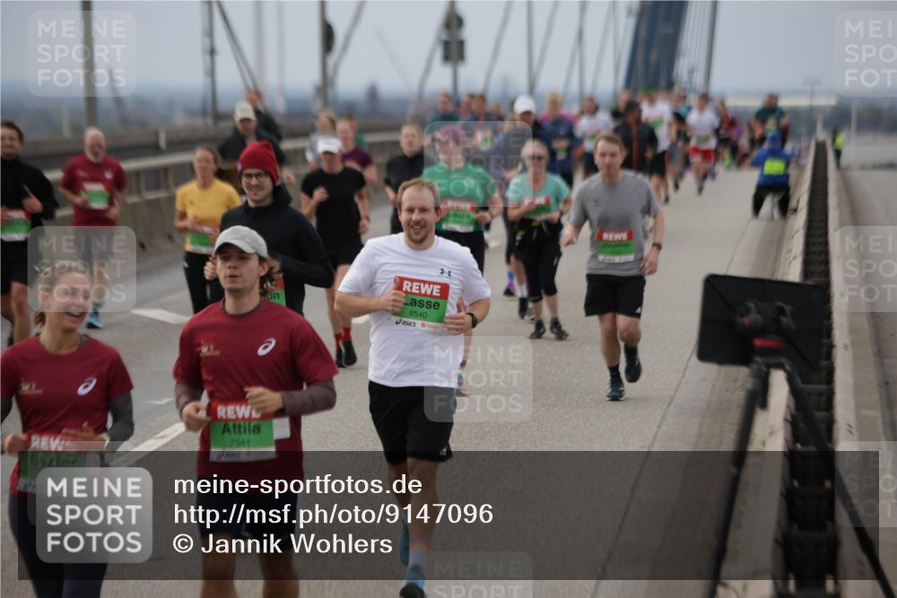 03.10.2025 - Köhlbrandbrückenlauf Jannik Wohlers http://msf.ph/oto/9147096 03.10.2025 15:50:18 Position 1 8540, 7542, 7541 meine-sportfotos.de