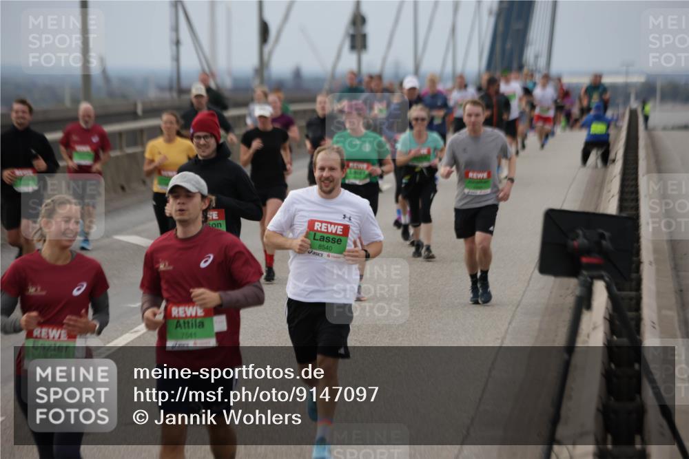 03.10.2025 - Köhlbrandbrückenlauf Jannik Wohlers http://msf.ph/oto/9147097 03.10.2025 15:50:18 Position 1 8540, 7542, 7541 meine-sportfotos.de