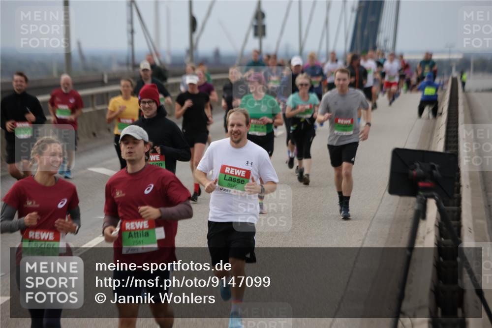 03.10.2025 - Köhlbrandbrückenlauf Jannik Wohlers http://msf.ph/oto/9147099 03.10.2025 15:50:18 Position 1 7542, 7541, 8540 meine-sportfotos.de