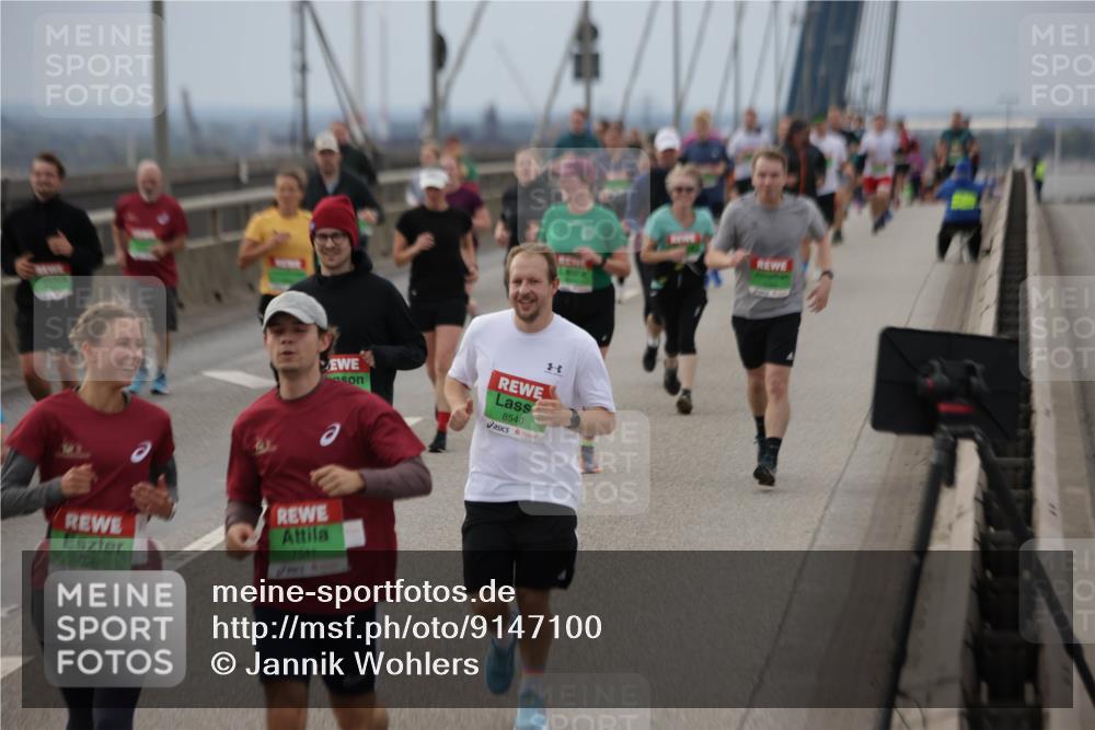 03.10.2025 - Köhlbrandbrückenlauf Jannik Wohlers http://msf.ph/oto/9147100 03.10.2025 15:50:18 Position 1 8540, 7542, 7541 meine-sportfotos.de