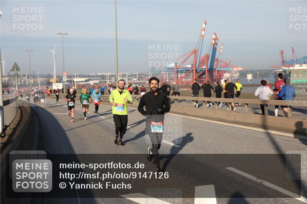03.10.2025 - Köhlbrandbrückenlauf Yannick Fuchs http://msf.ph/oto/9147126 03.10.2025 08:37:55 Position 2 1279 meine-sportfotos.de