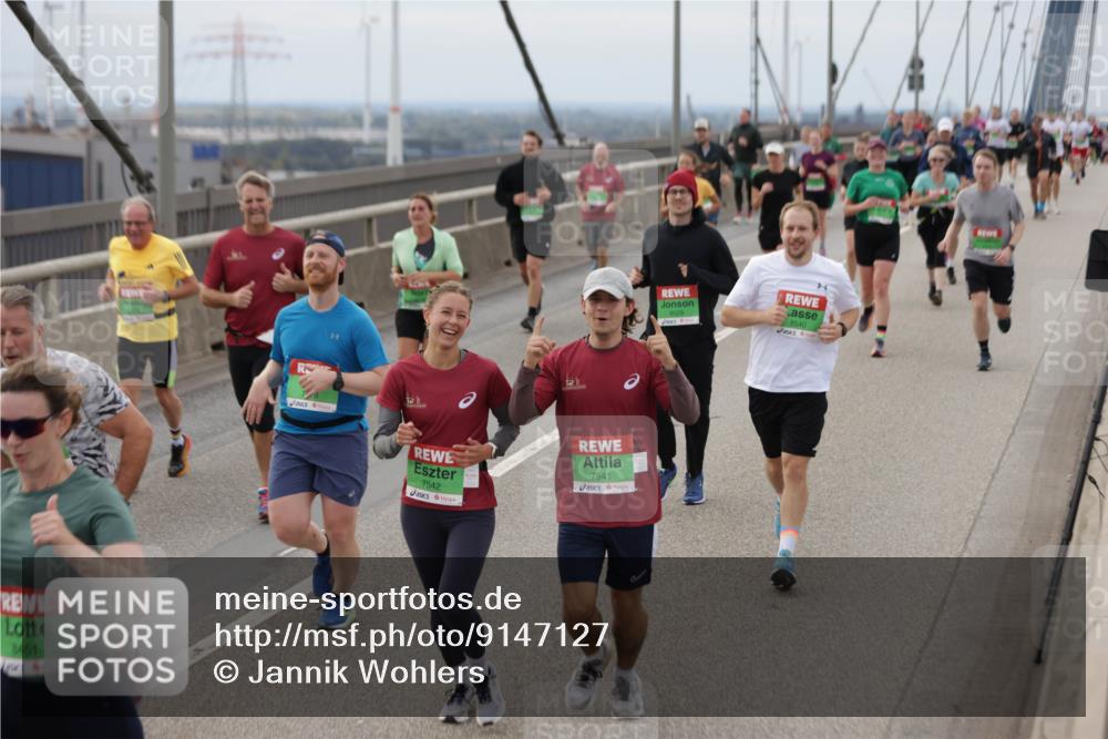 03.10.2025 - Köhlbrandbrückenlauf Jannik Wohlers http://msf.ph/oto/9147127 03.10.2025 15:50:19 Position 1 8451, 7542, 7541, 8540 meine-sportfotos.de