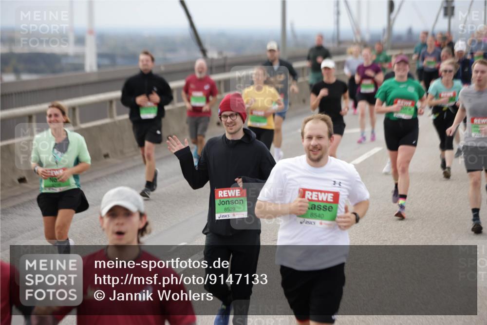 03.10.2025 - Köhlbrandbrückenlauf Jannik Wohlers http://msf.ph/oto/9147133 03.10.2025 15:50:20 Position 1 8529, 8540 meine-sportfotos.de