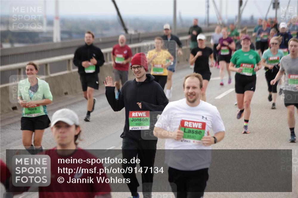 03.10.2025 - Köhlbrandbrückenlauf Jannik Wohlers http://msf.ph/oto/9147134 03.10.2025 15:50:20 Position 1 8529, 8540 meine-sportfotos.de