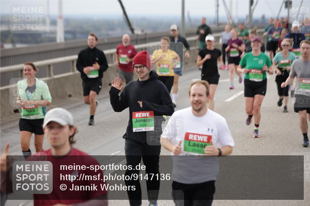 03.10.2025 - Köhlbrandbrückenlauf Jannik Wohlers http://msf.ph/oto/9147136 03.10.2025 15:50:20 Position 1 8529, 8540 meine-sportfotos.de