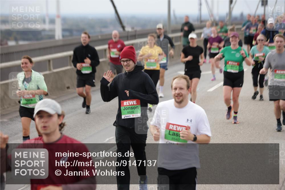 03.10.2025 - Köhlbrandbrückenlauf Jannik Wohlers http://msf.ph/oto/9147137 03.10.2025 15:50:20 Position 1 8529, 8540 meine-sportfotos.de