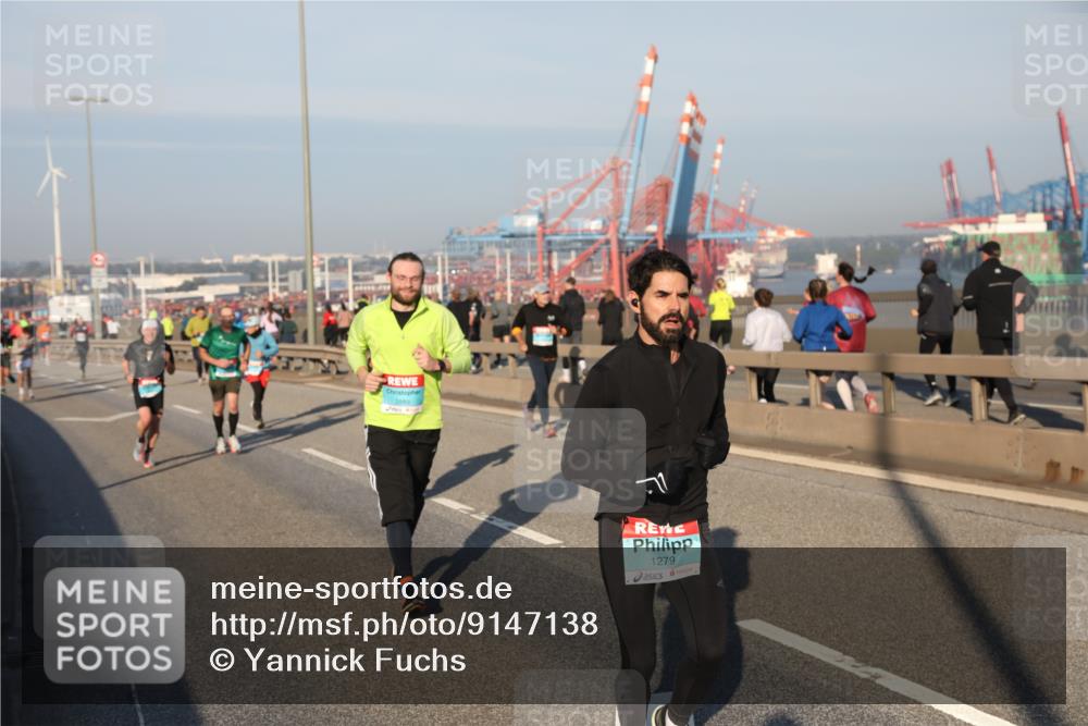 03.10.2025 - Köhlbrandbrückenlauf Yannick Fuchs http://msf.ph/oto/9147138 03.10.2025 08:37:56 Position 2 2889, 1279 meine-sportfotos.de