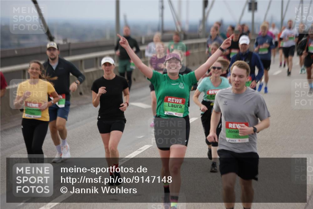 03.10.2025 - Köhlbrandbrückenlauf Jannik Wohlers http://msf.ph/oto/9147148 03.10.2025 15:50:21 Position 1 8040, 7500 meine-sportfotos.de