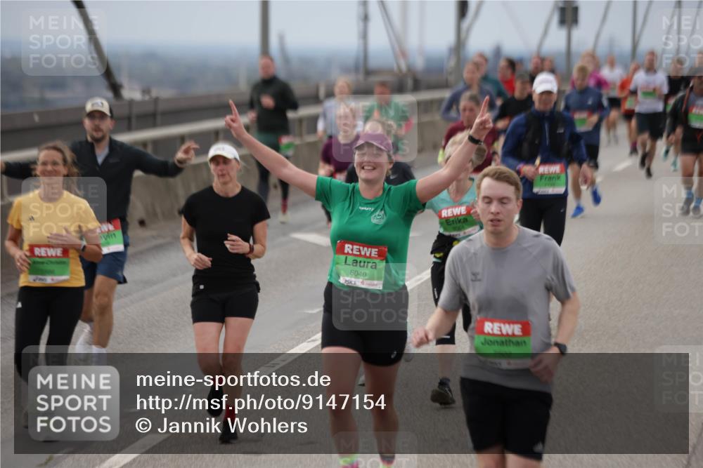 03.10.2025 - Köhlbrandbrückenlauf Jannik Wohlers http://msf.ph/oto/9147154 03.10.2025 15:50:21 Position 1 8040, 8084, 3014, 7800 meine-sportfotos.de