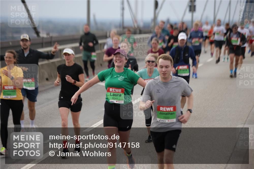03.10.2025 - Köhlbrandbrückenlauf Jannik Wohlers http://msf.ph/oto/9147158 03.10.2025 15:50:21 Position 1 8040, 7502, 11 meine-sportfotos.de