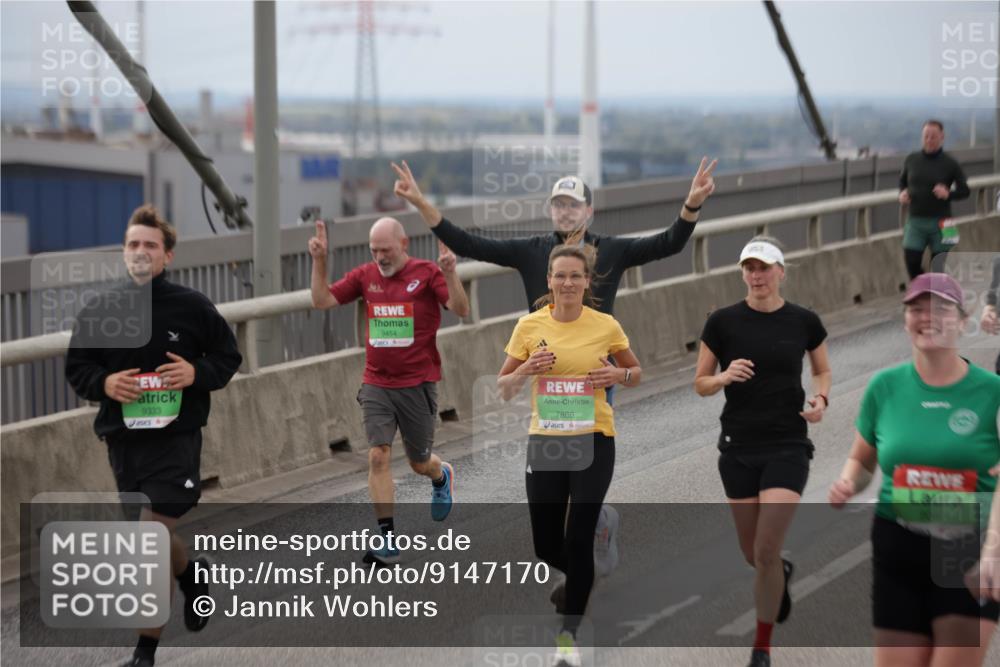 03.10.2025 - Köhlbrandbrückenlauf Jannik Wohlers http://msf.ph/oto/9147170 03.10.2025 15:50:23 Position 1 9333, 9454, 7886 meine-sportfotos.de