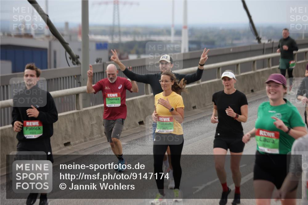 03.10.2025 - Köhlbrandbrückenlauf Jannik Wohlers http://msf.ph/oto/9147174 03.10.2025 15:50:23 Position 1 9333, 9454, 7886, 040 meine-sportfotos.de