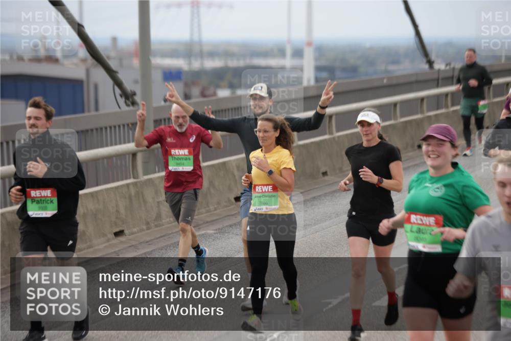03.10.2025 - Köhlbrandbrückenlauf Jannik Wohlers http://msf.ph/oto/9147176 03.10.2025 15:50:23 Position 1 9330, 9454, 7886, 8040 meine-sportfotos.de