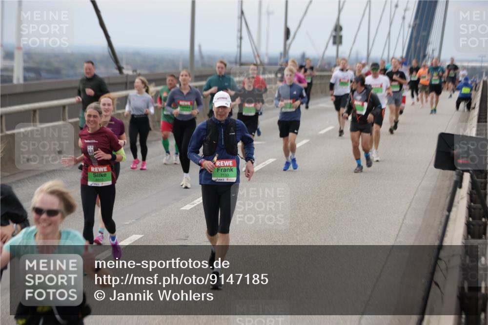 03.10.2025 - Köhlbrandbrückenlauf Jannik Wohlers http://msf.ph/oto/9147185 03.10.2025 15:50:25 Position 1 8853, 7133 meine-sportfotos.de