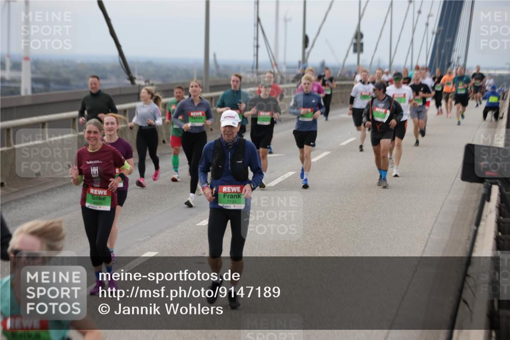 03.10.2025 - Köhlbrandbrückenlauf Jannik Wohlers http://msf.ph/oto/9147189 03.10.2025 15:50:25 Position 1 8853, 7133 meine-sportfotos.de