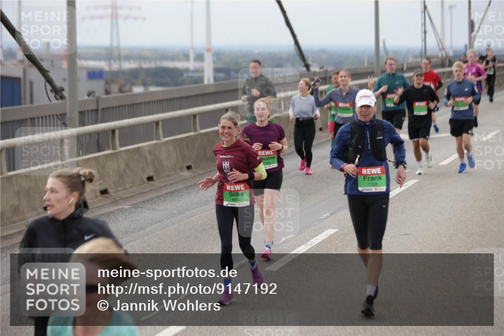 03.10.2025 - Köhlbrandbrückenlauf Jannik Wohlers http://msf.ph/oto/9147192 03.10.2025 15:50:26 Position 1 8853, 7786, 7133 meine-sportfotos.de