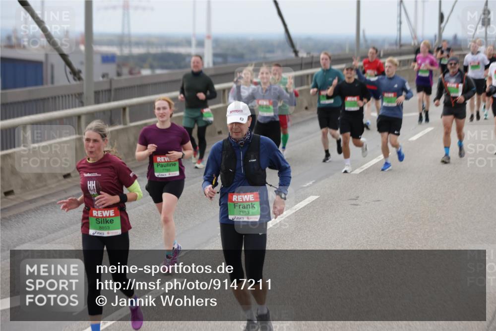 03.10.2025 - Köhlbrandbrückenlauf Jannik Wohlers http://msf.ph/oto/9147211 03.10.2025 15:50:27 Position 1 8853, 7786, 3, 7133 meine-sportfotos.de