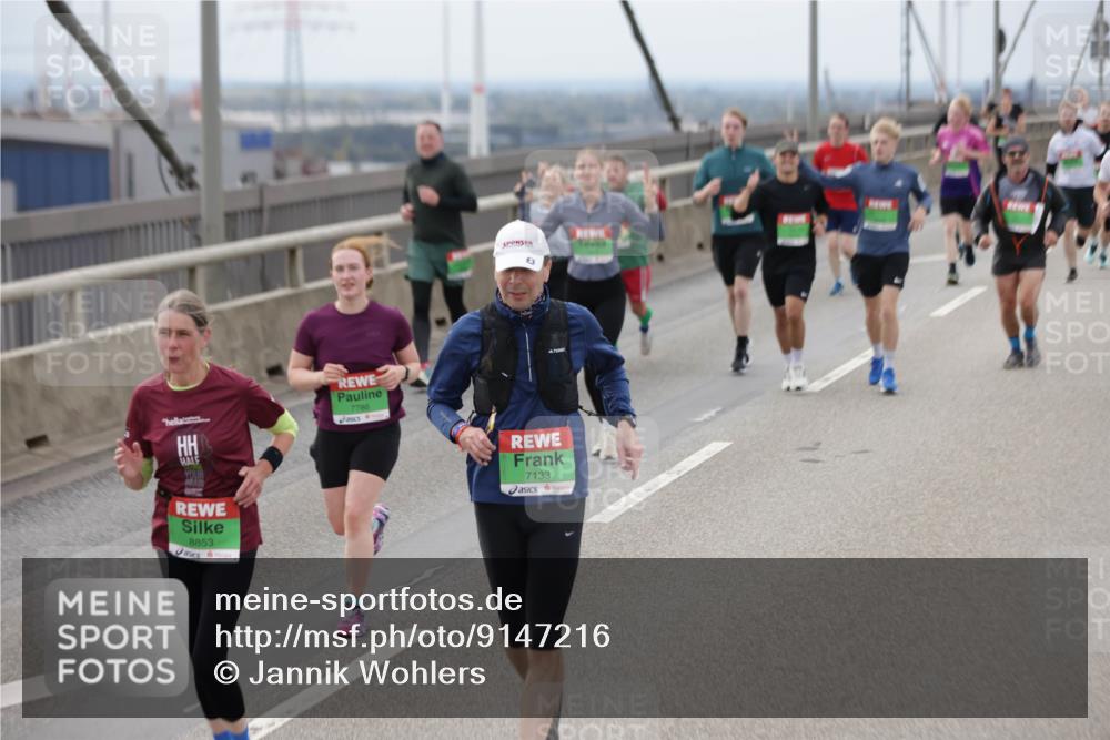 03.10.2025 - Köhlbrandbrückenlauf Jannik Wohlers http://msf.ph/oto/9147216 03.10.2025 15:50:27 Position 1 7786, 8853, 3, 7133 meine-sportfotos.de