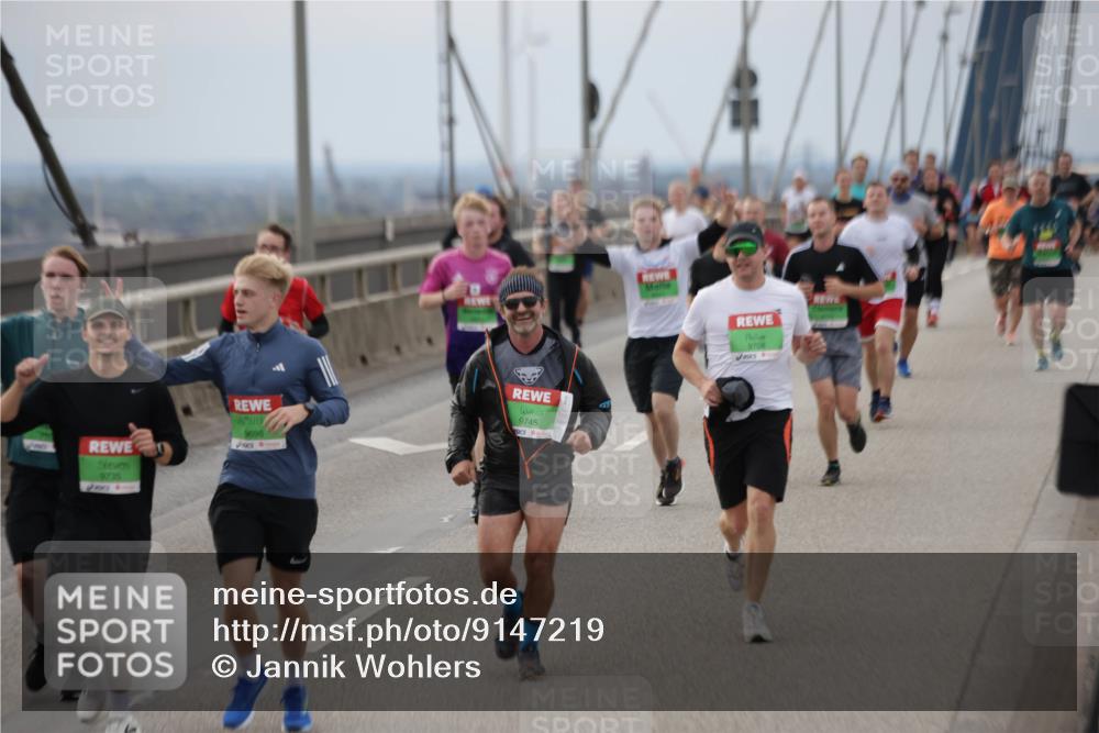 03.10.2025 - Köhlbrandbrückenlauf Jannik Wohlers http://msf.ph/oto/9147219 03.10.2025 15:50:28 Position 1 9735, 9698, 9745, 9708 meine-sportfotos.de
