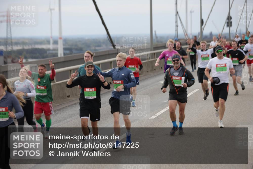 03.10.2025 - Köhlbrandbrückenlauf Jannik Wohlers http://msf.ph/oto/9147225 03.10.2025 15:50:29 Position 1 12, 9735, 9745 meine-sportfotos.de
