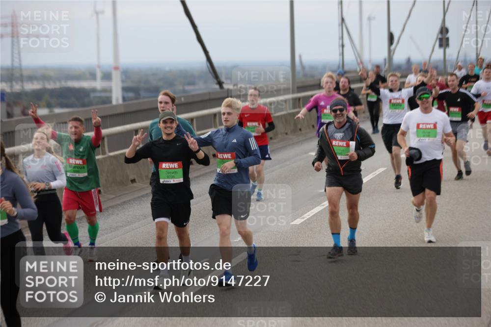 03.10.2025 - Köhlbrandbrückenlauf Jannik Wohlers http://msf.ph/oto/9147227 03.10.2025 15:50:29 Position 1 9735, 9745 meine-sportfotos.de
