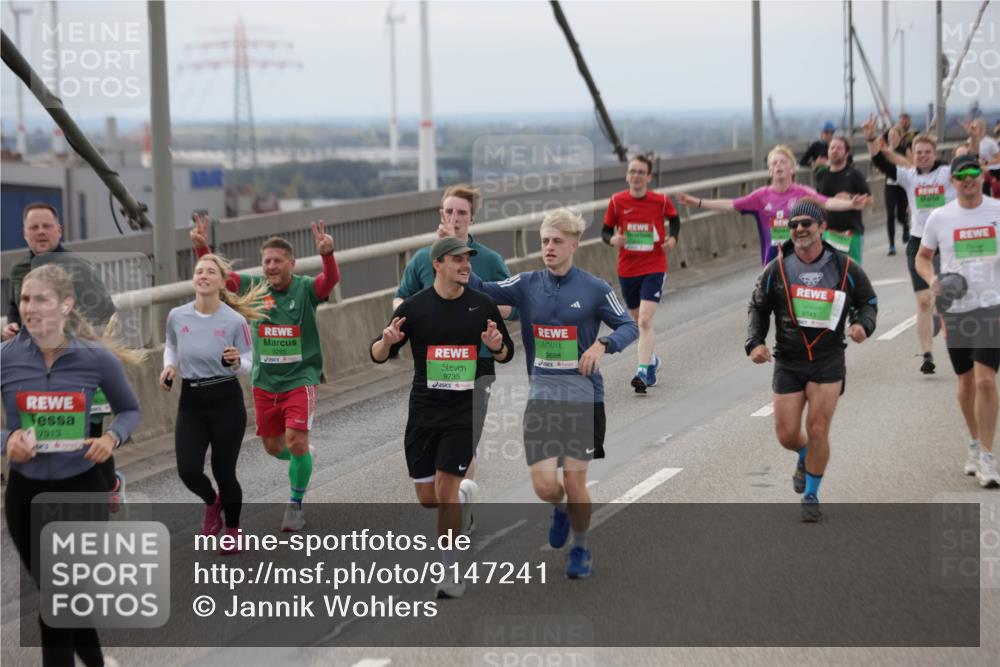 03.10.2025 - Köhlbrandbrückenlauf Jannik Wohlers http://msf.ph/oto/9147241 03.10.2025 15:50:30 Position 1 7913, 9295, 9735, 9698, 9745 meine-sportfotos.de