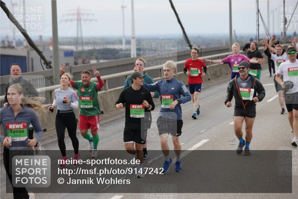 03.10.2025 - Köhlbrandbrückenlauf Jannik Wohlers http://msf.ph/oto/9147242 03.10.2025 15:50:30 Position 1 7913, 9735, 9698, 9745 meine-sportfotos.de