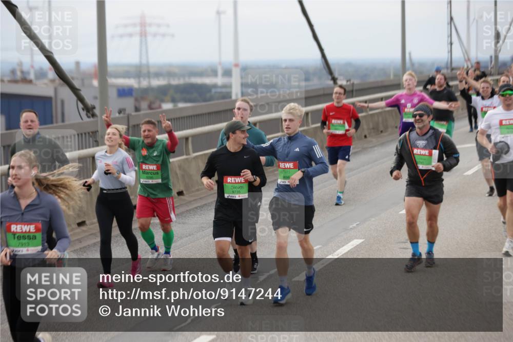 03.10.2025 - Köhlbrandbrückenlauf Jannik Wohlers http://msf.ph/oto/9147244 03.10.2025 15:50:30 Position 1 7913, 9735, 9698, 9745 meine-sportfotos.de