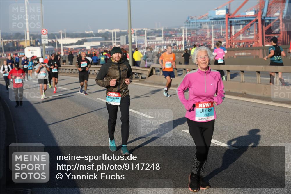 03.10.2025 - Köhlbrandbrückenlauf Yannick Fuchs http://msf.ph/oto/9147248 03.10.2025 08:38:11 Position 2 2959, 3263 meine-sportfotos.de