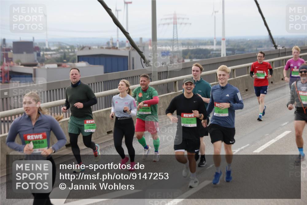03.10.2025 - Köhlbrandbrückenlauf Jannik Wohlers http://msf.ph/oto/9147253 03.10.2025 15:50:30 Position 1 1913, 9066, 9735 meine-sportfotos.de