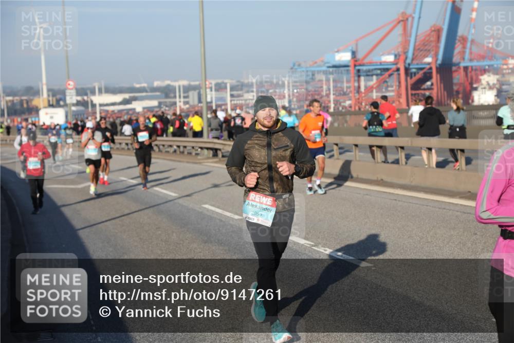 03.10.2025 - Köhlbrandbrückenlauf Yannick Fuchs http://msf.ph/oto/9147261 03.10.2025 08:38:12 Position 2 2959 meine-sportfotos.de