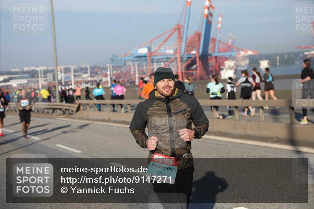 03.10.2025 - Köhlbrandbrückenlauf Yannick Fuchs http://msf.ph/oto/9147271 03.10.2025 08:38:13 Position 2 2959 meine-sportfotos.de