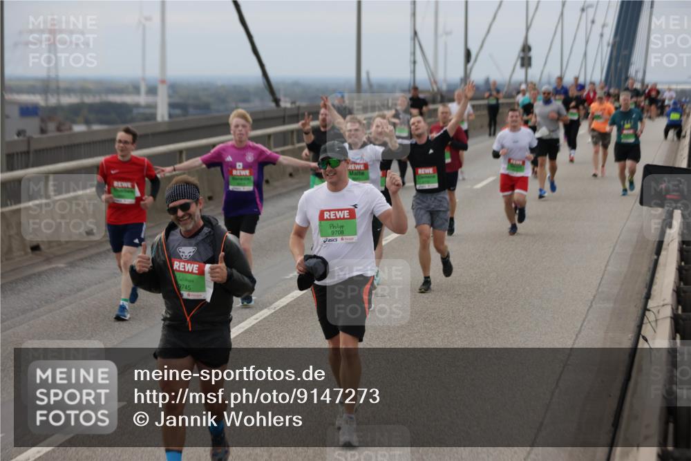 03.10.2025 - Köhlbrandbrückenlauf Jannik Wohlers http://msf.ph/oto/9147273 03.10.2025 15:50:32 Position 1 9745, 9708 meine-sportfotos.de