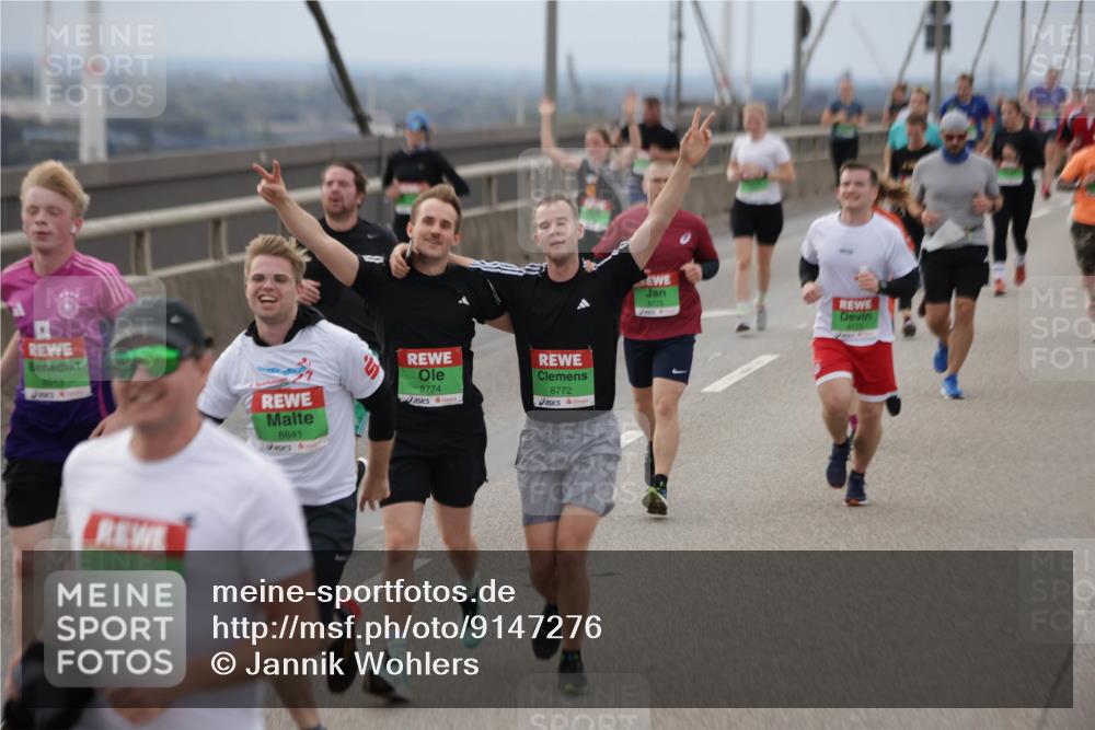 03.10.2025 - Köhlbrandbrückenlauf Jannik Wohlers http://msf.ph/oto/9147276 03.10.2025 15:50:33 Position 1 8513, 8841, 8774, 8772, 8775, 8773 meine-sportfotos.de
