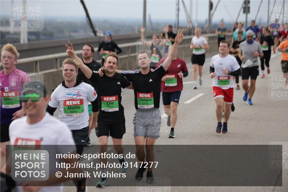 03.10.2025 - Köhlbrandbrückenlauf Jannik Wohlers http://msf.ph/oto/9147277 03.10.2025 15:50:33 Position 1 8513, 8841, 8774, 8772, 8775 meine-sportfotos.de