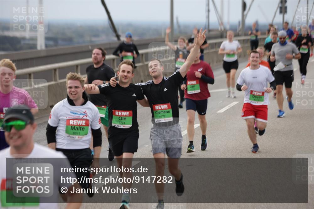 03.10.2025 - Köhlbrandbrückenlauf Jannik Wohlers http://msf.ph/oto/9147282 03.10.2025 15:50:33 Position 1 8841, 8774, 8772, 8775 meine-sportfotos.de