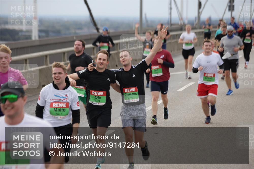 03.10.2025 - Köhlbrandbrückenlauf Jannik Wohlers http://msf.ph/oto/9147284 03.10.2025 15:50:33 Position 1 6, 8841, 8774, 8772, 8775, 8773 meine-sportfotos.de