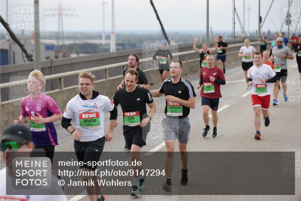 03.10.2025 - Köhlbrandbrückenlauf Jannik Wohlers http://msf.ph/oto/9147294 03.10.2025 15:50:34 Position 1 8513, 4, 8841, 8774, 8772 meine-sportfotos.de