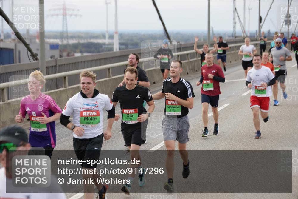03.10.2025 - Köhlbrandbrückenlauf Jannik Wohlers http://msf.ph/oto/9147296 03.10.2025 15:50:34 Position 1 8513, 4, 8841, 8774, 8772 meine-sportfotos.de
