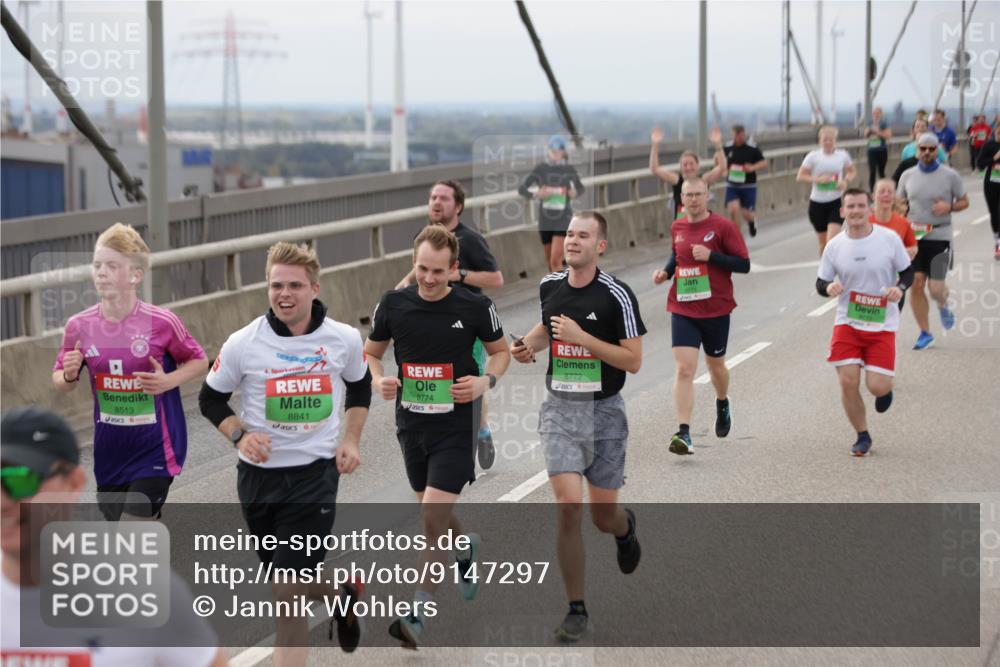 03.10.2025 - Köhlbrandbrückenlauf Jannik Wohlers http://msf.ph/oto/9147297 03.10.2025 15:50:34 Position 1 8513, 1, 8841, 8774, 8772 meine-sportfotos.de