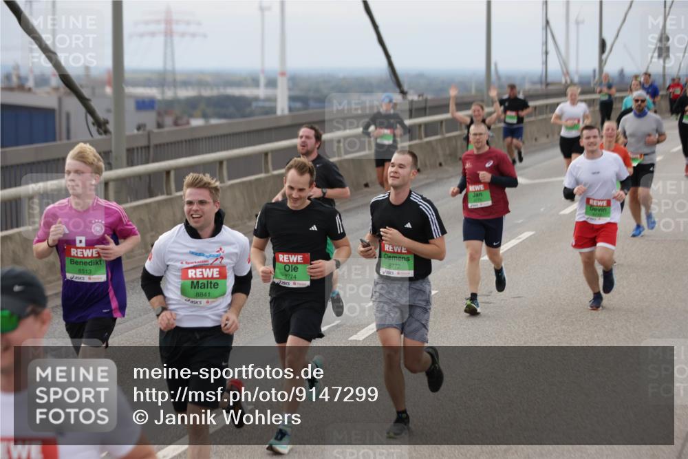 03.10.2025 - Köhlbrandbrückenlauf Jannik Wohlers http://msf.ph/oto/9147299 03.10.2025 15:50:34 Position 1 8513, 4, 8841, 8774, 8772 meine-sportfotos.de