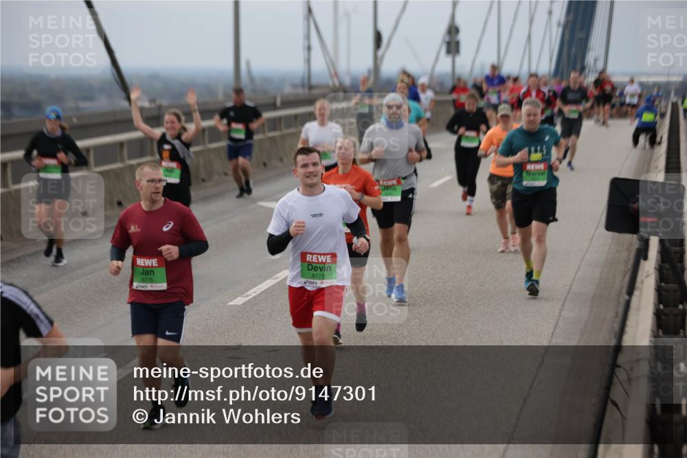 03.10.2025 - Köhlbrandbrückenlauf Jannik Wohlers http://msf.ph/oto/9147301 03.10.2025 15:50:35 Position 1 8775, 8773 meine-sportfotos.de