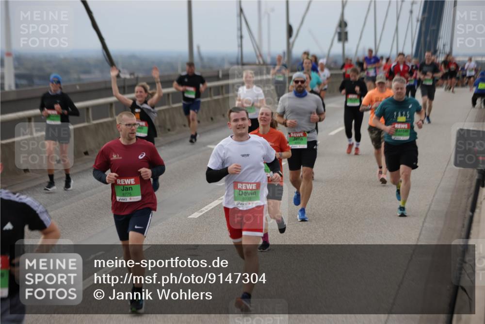 03.10.2025 - Köhlbrandbrückenlauf Jannik Wohlers http://msf.ph/oto/9147304 03.10.2025 15:50:35 Position 1 8775, 8773 meine-sportfotos.de
