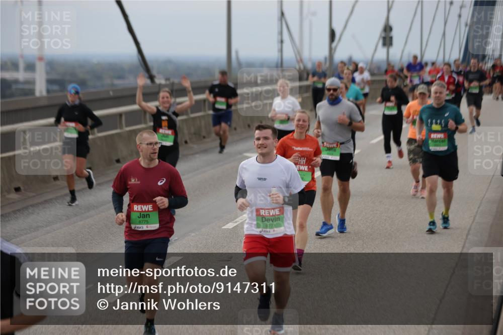 03.10.2025 - Köhlbrandbrückenlauf Jannik Wohlers http://msf.ph/oto/9147311 03.10.2025 15:50:35 Position 1 8775, 8773 meine-sportfotos.de