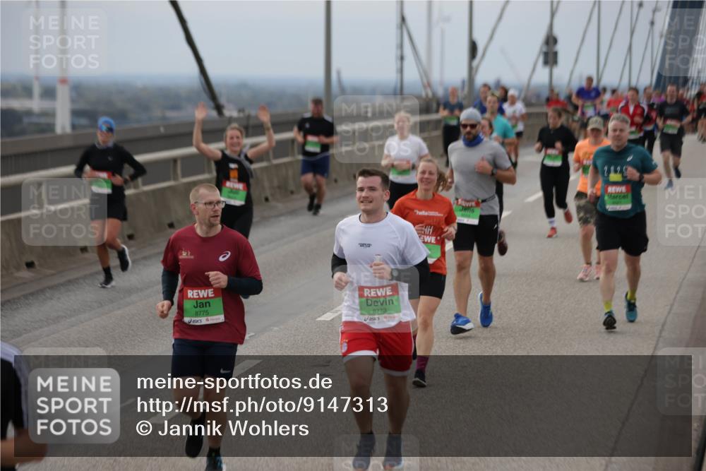 03.10.2025 - Köhlbrandbrückenlauf Jannik Wohlers http://msf.ph/oto/9147313 03.10.2025 15:50:35 Position 1 8775, 8773 meine-sportfotos.de