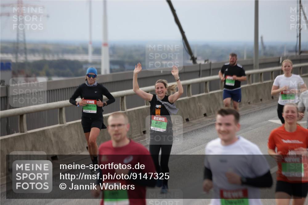 03.10.2025 - Köhlbrandbrückenlauf Jannik Wohlers http://msf.ph/oto/9147325 03.10.2025 15:50:36 Position 1 2016, 7492, 9325 meine-sportfotos.de