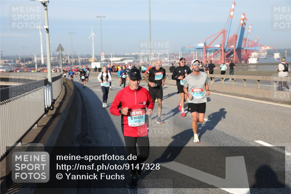 03.10.2025 - Köhlbrandbrückenlauf Yannick Fuchs http://msf.ph/oto/9147328 03.10.2025 08:38:18 Position 2 3224, 1071 meine-sportfotos.de